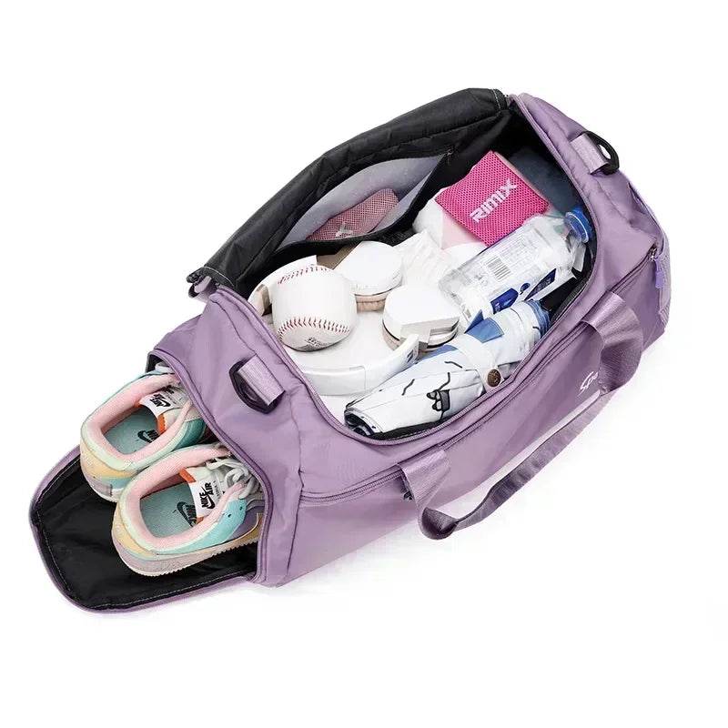 Wet/Dry Gym Duffel wet and dry storage detail